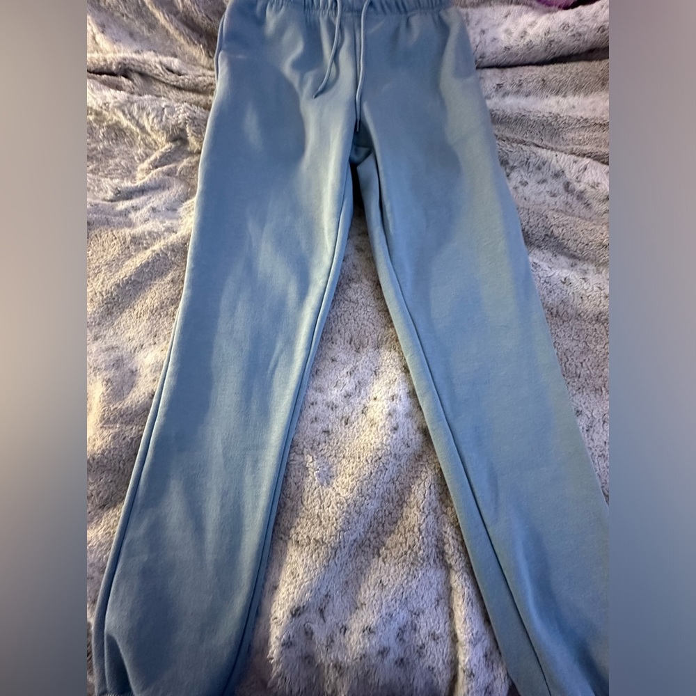 Bought Yesterday | No rips or stains | Comfy |